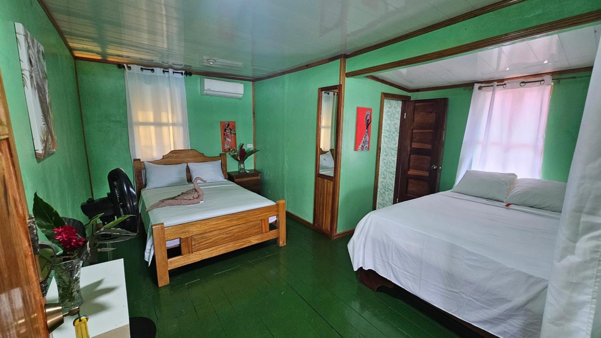 Bastimentos Hill Guest House Bocas del Toro Exterior photo