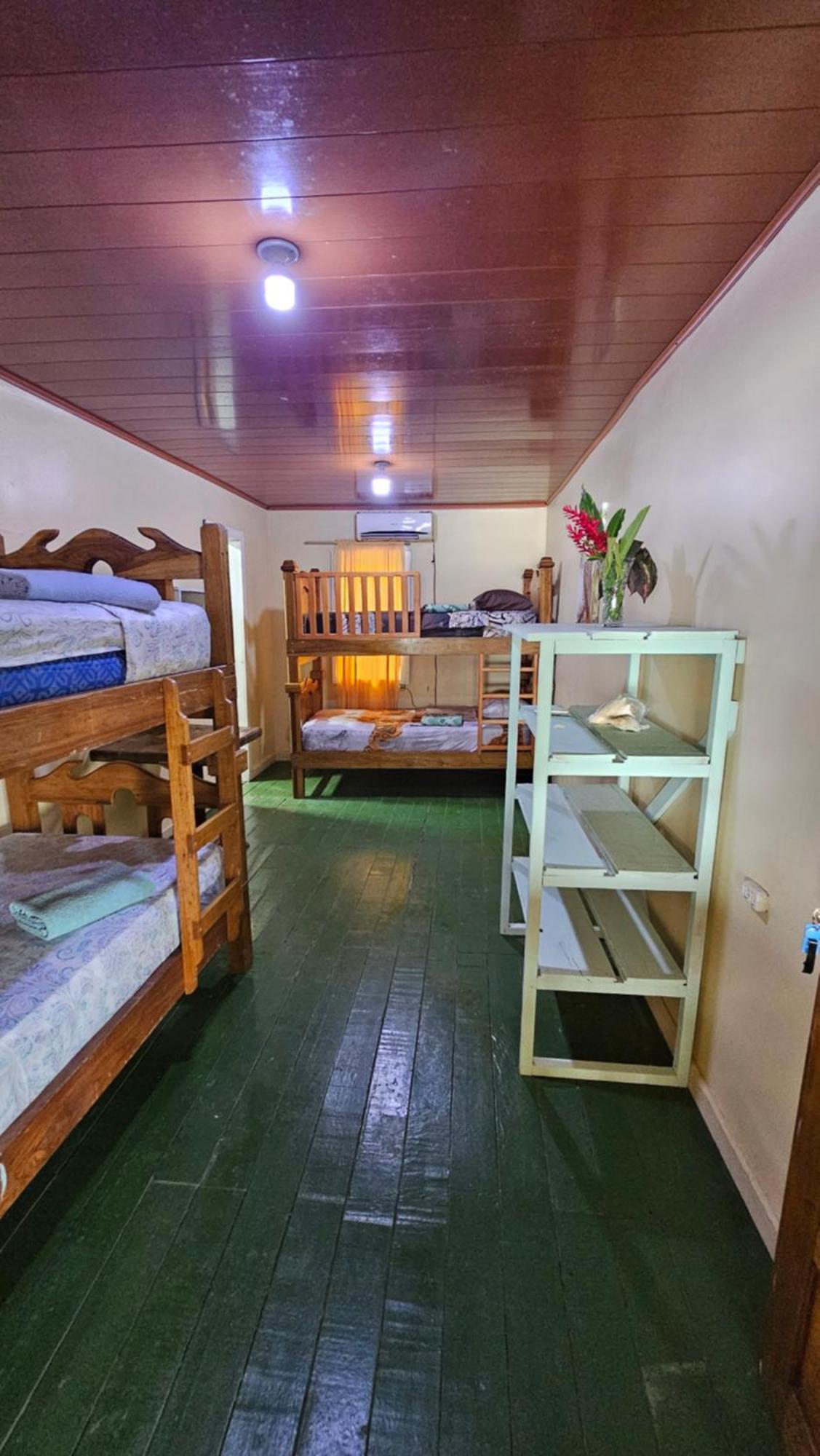 Bastimentos Hill Guest House Bocas del Toro Exterior photo