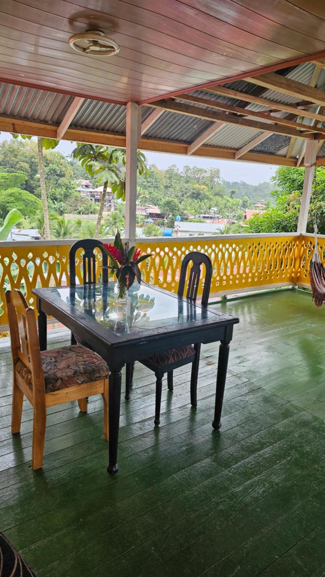Bastimentos Hill Guest House Bocas del Toro Exterior photo